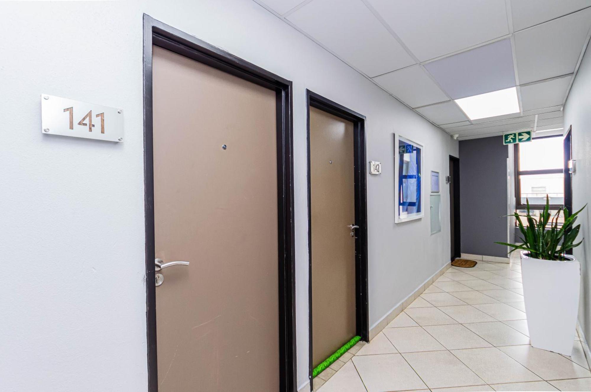 Apartamento 1 Bed Serene At The Bolton, Rosebank, Joanesburgo