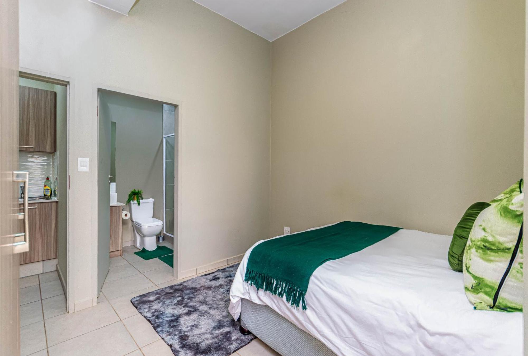 Apartment 1 Bed Serene At The Bolton, Rosebank, *