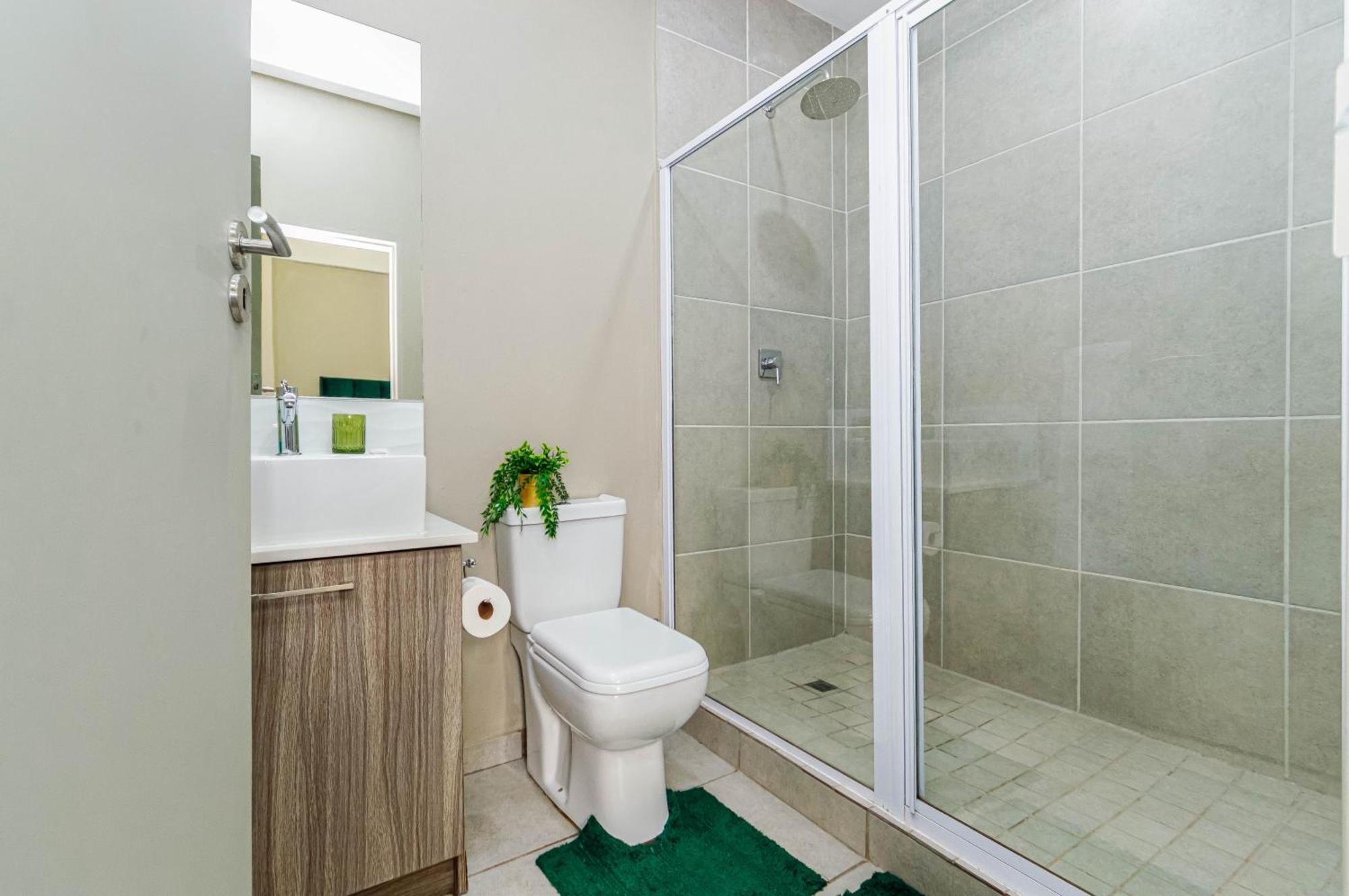 Apartment 1 Bed Serene At The Bolton, Rosebank, *