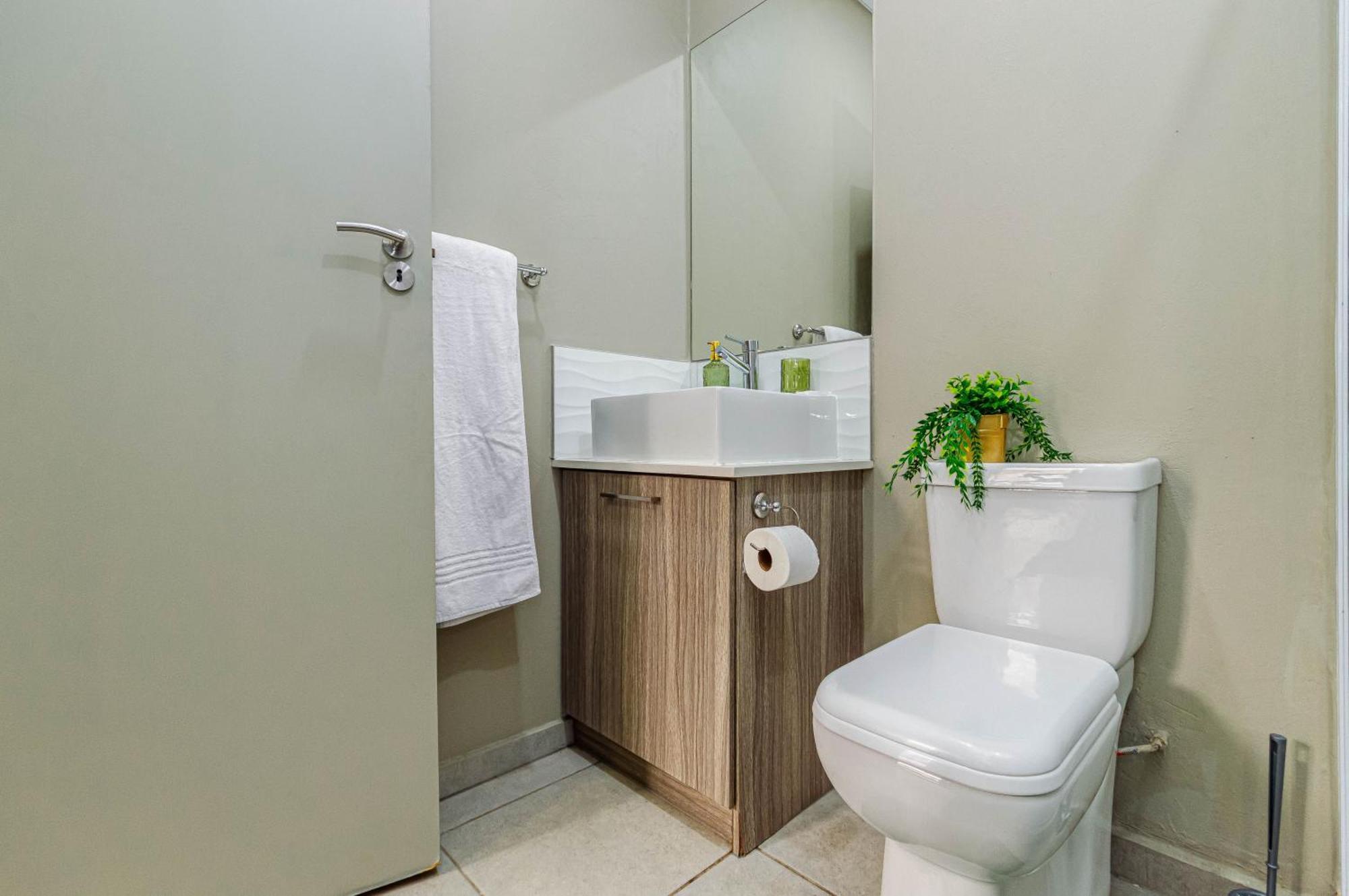1 Bed Serene At The Bolton, Rosebank,